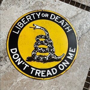 Don’t tread on me metal sign